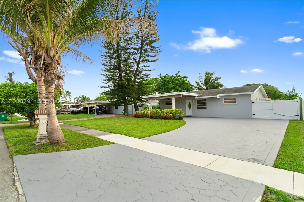 4151 SW 56th Avenue Davie FL 33314