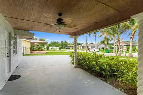 4151 SW 56th Avenue Davie FL 33314