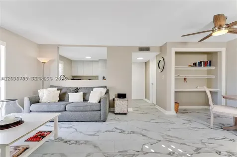 1418 Collins Avenue Miami Beach FL 33139