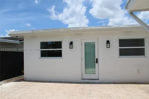 3827 SW 88 Court Miami FL 33165