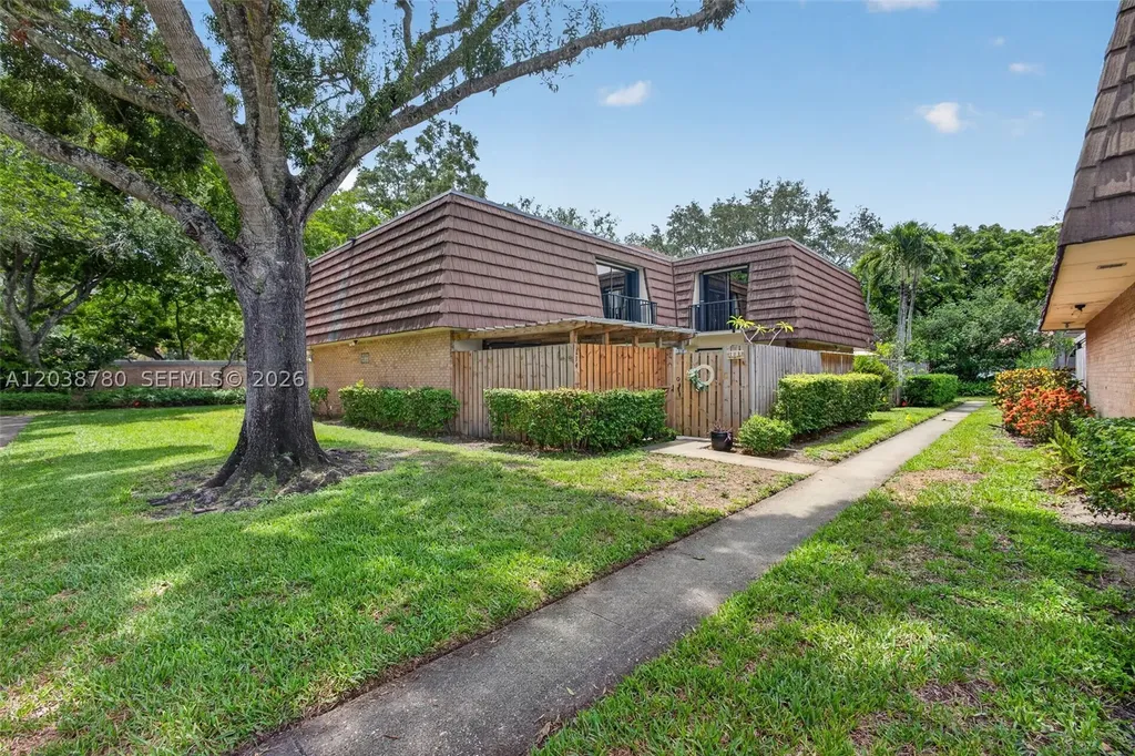 114 1st Lane Palm Beach Gardens FL 33418