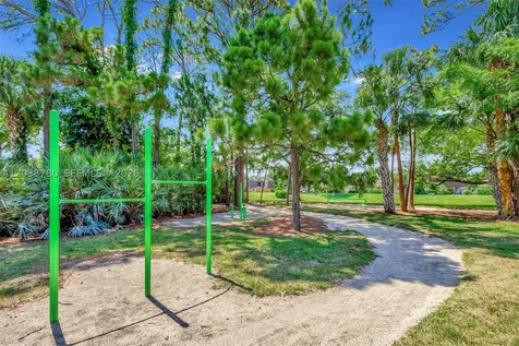 114 1st Lane Palm Beach Gardens FL 33418
