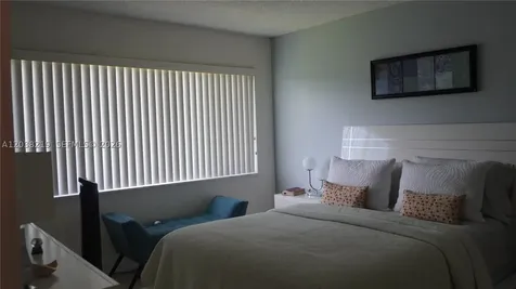 800 S Hollybrook Drive Pembroke Pines FL 33025