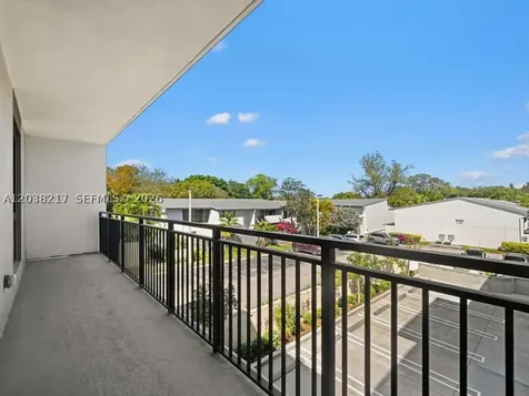 2479 NE 192nd Street Miami FL 33180