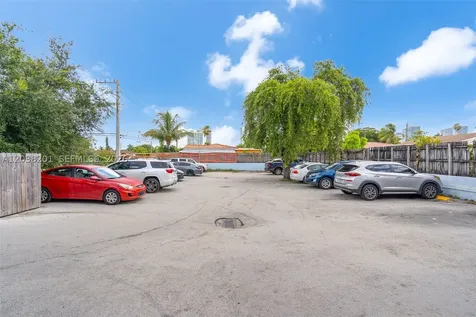 1879 NW 7th Street Miami FL 33125