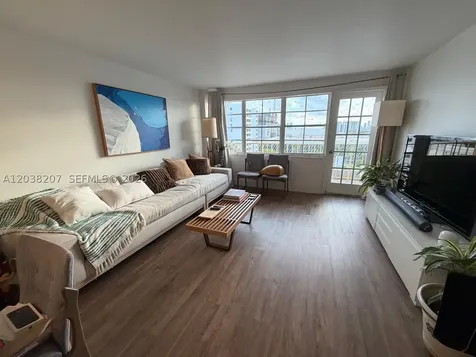 245 18th Street Miami Beach FL 33139