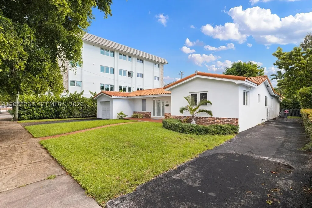 811 Capri Street Coral Gables FL 33134