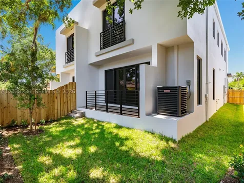 843 SW 29th Street Fort Lauderdale FL 33315