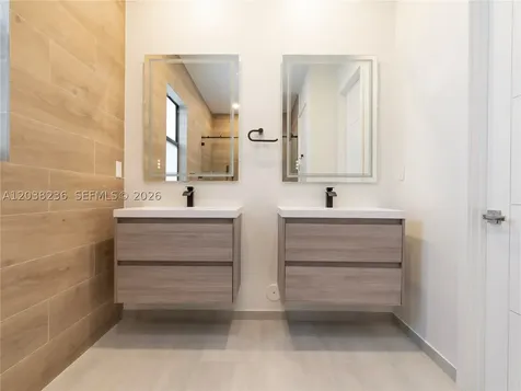 843 SW 29th Street Fort Lauderdale FL 33315