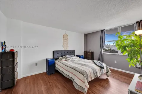 1020 Meridian Avenue Miami Beach FL 33139