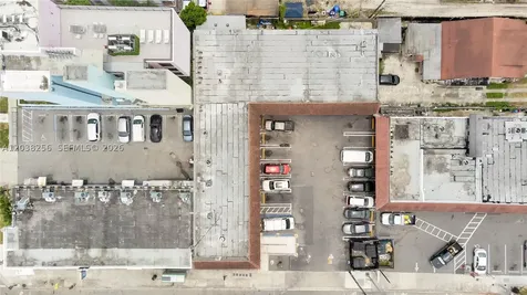 425 Miami FL 33128