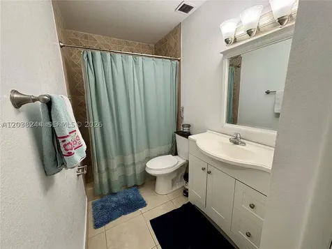 5534 S Lakewood Circle S Margate FL 33063
