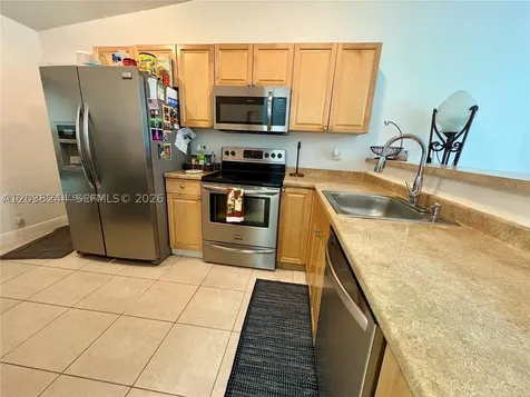 5534 S Lakewood Circle S Margate FL 33063
