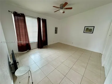 5534 S Lakewood Circle S Margate FL 33063