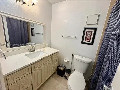 5534 S Lakewood Circle S Margate FL 33063