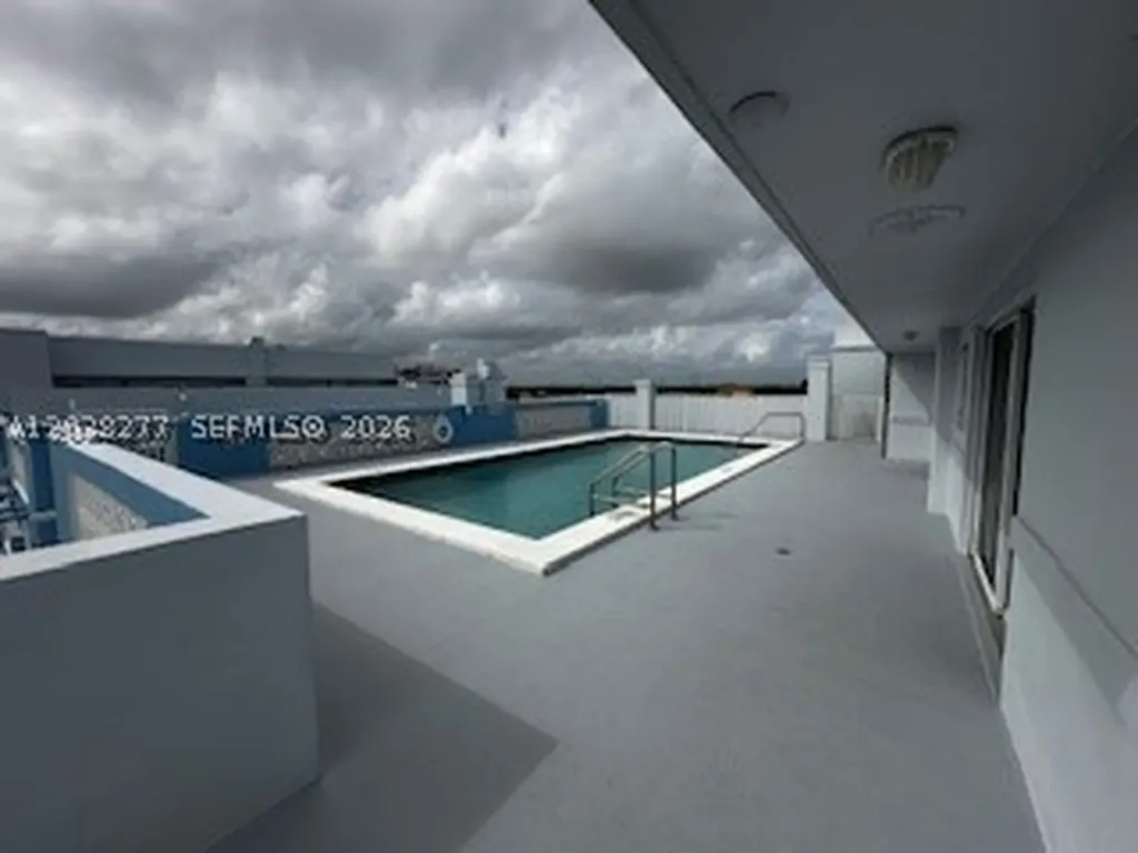 320 S Surf Road Hollywood FL 33019