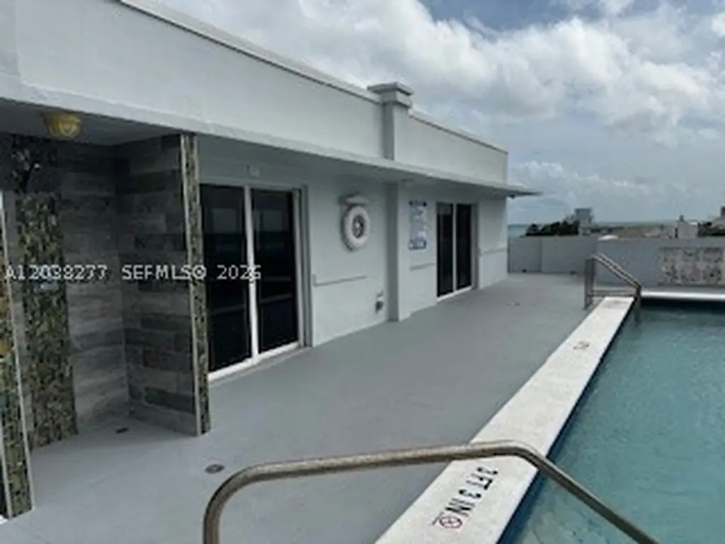 320 S Surf Road Hollywood FL 33019