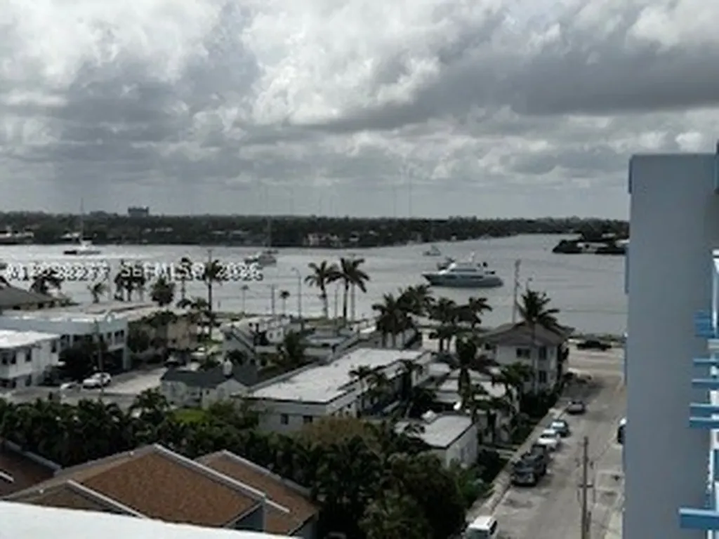 320 S Surf Road Hollywood FL 33019