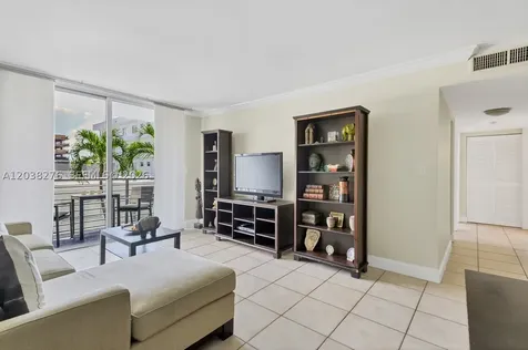 1605 Bay Road Miami Beach FL 33139