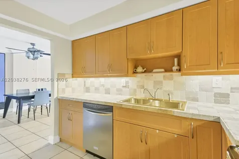 1605 Bay Road Miami Beach FL 33139