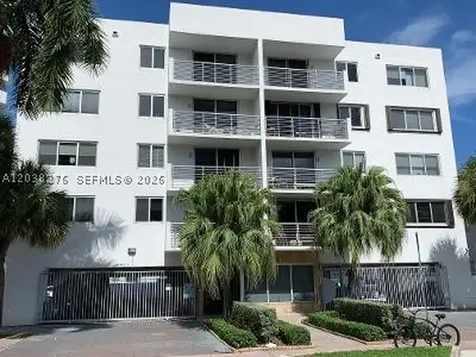 1605 Bay Road Miami Beach FL 33139