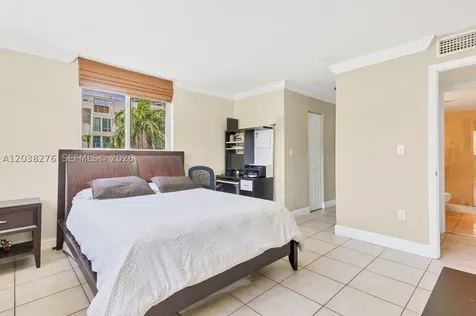 1605 Bay Road Miami Beach FL 33139