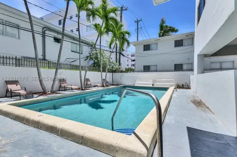 1605 Bay Road Miami Beach FL 33139