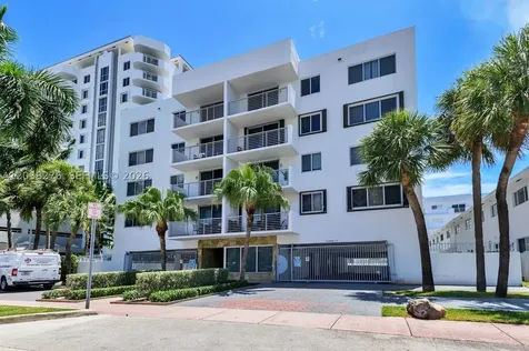 1605 Bay Road Miami Beach FL 33139