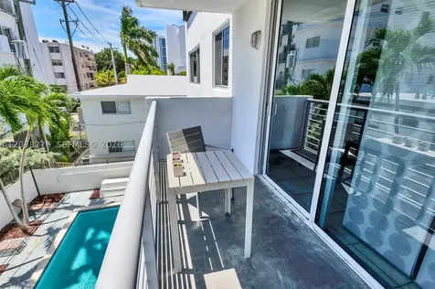 1605 Bay Road Miami Beach FL 33139