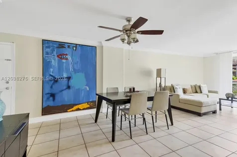 1605 Bay Road Miami Beach FL 33139
