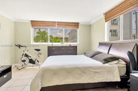 1605 Bay Road Miami Beach FL 33139