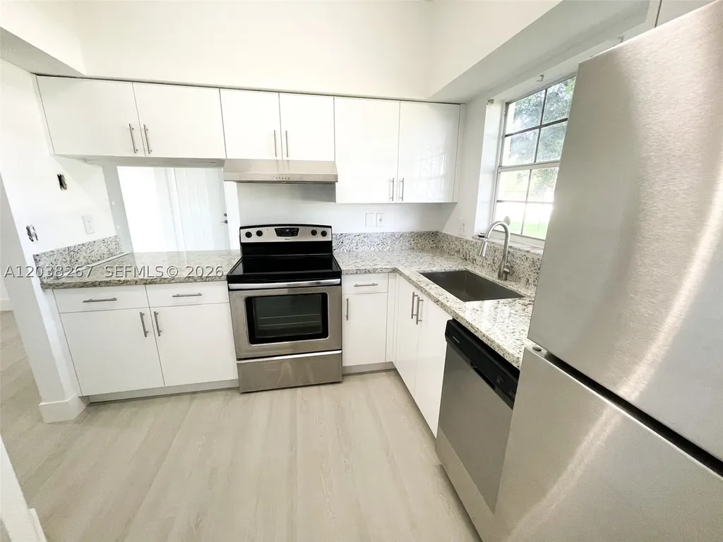 2421 NW 96th Terrace Pembroke Pines FL 33024