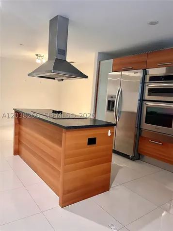 2950 NE 188th Street Aventura FL 33180