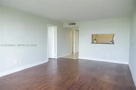 482 NW 165th St Road Miami FL 33169