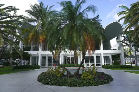 482 NW 165th St Road Miami FL 33169