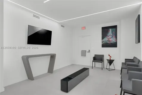 909 N Miami Beach Boulevard North Miami Beach FL 33162