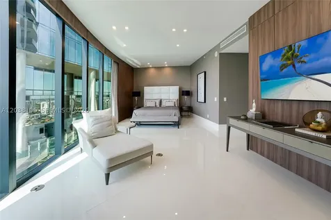 18555 Collins Avenue Sunny Isles Beach FL 33160
