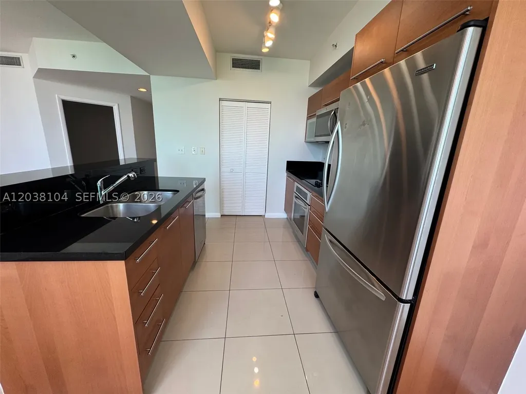 244 Biscayne Bl Miami FL 33132
