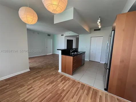 244 Biscayne Bl Miami FL 33132