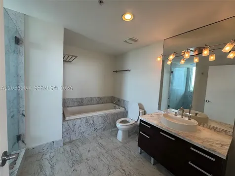 244 Biscayne Bl Miami FL 33132