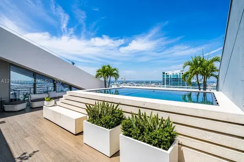 88 SW 7th Street Miami FL 33130