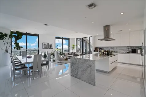 88 SW 7th Street Miami FL 33130