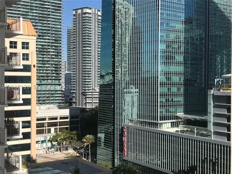 185 SE 14th Terrace Miami FL 33131