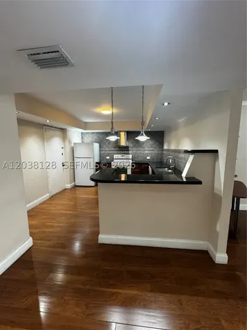 Hallandale Beach FL 33009