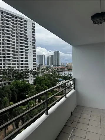 Hallandale Beach FL 33009