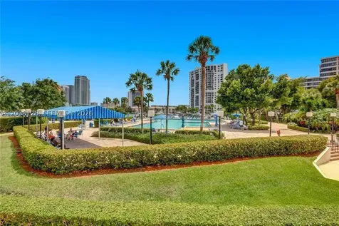 Hallandale Beach FL 33009