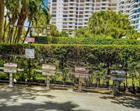 Hallandale Beach FL 33009