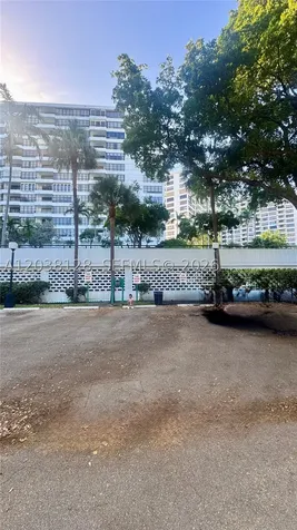 Hallandale Beach FL 33009