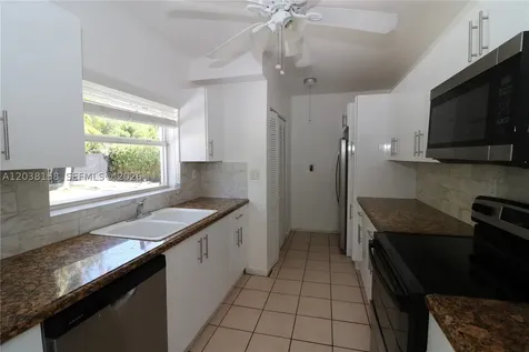 8025 SW 62nd Place Miami FL 33143
