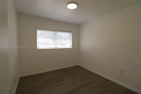 8025 SW 62nd Place Miami FL 33143
